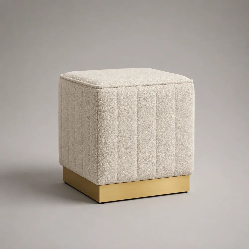Quadratischer Sitzhocker und Fußhocker aus Polyester-Bouclé mit Edelstahl-Sockel, Creme/Gold, 45 × 45 × 47 cm