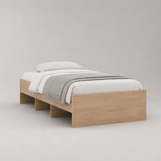 Einzelbett aus Spanplatte mit Eichedekor, Liegefläche 90 × 200 cm, Gesamtmaß 96 × 204 × 60 cm, Natur