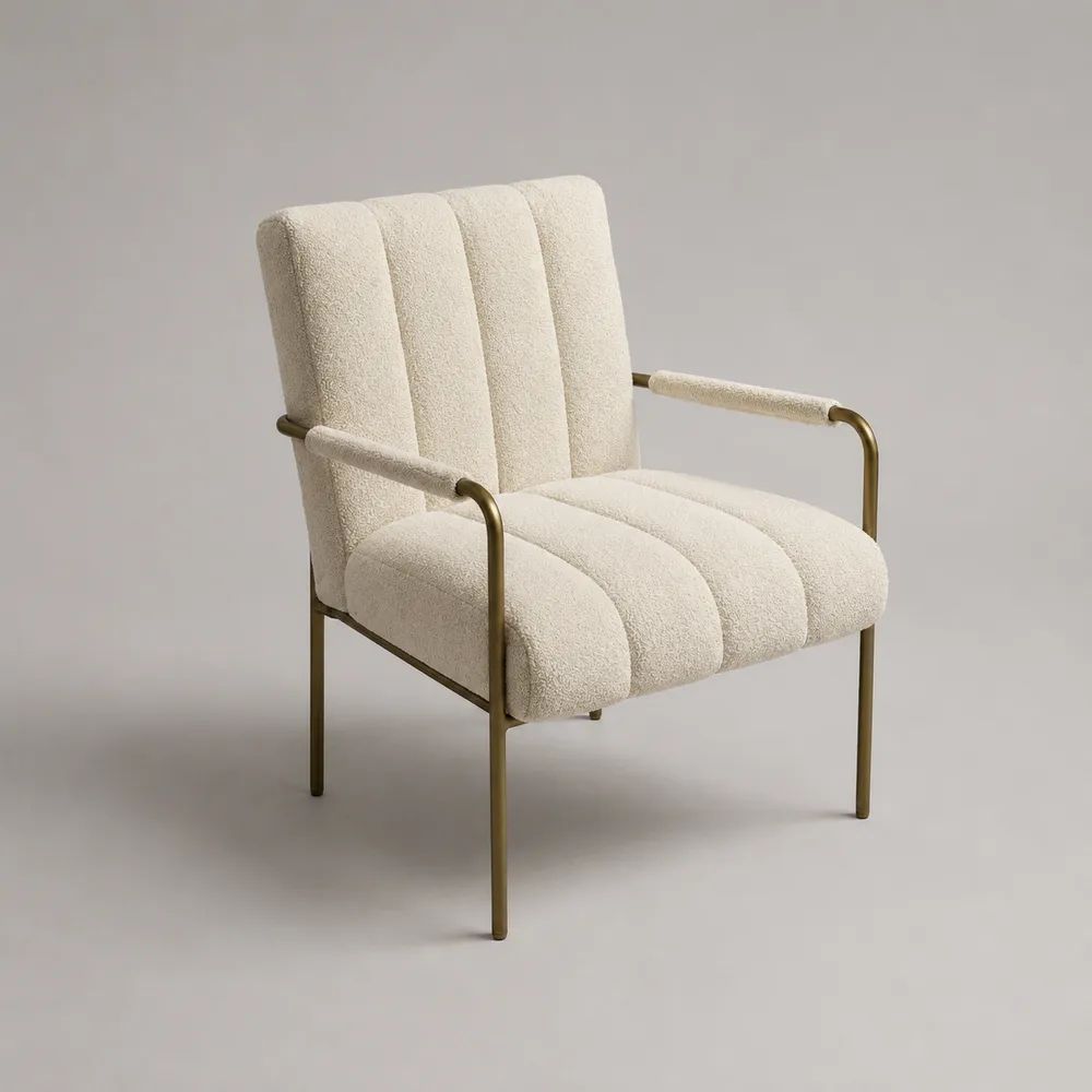 Wohnzimmersessel mit Armlehnen aus Polyester-Bouclé und Stahl, Creme/Messingfarben, 68 × 75 × 87 cm
